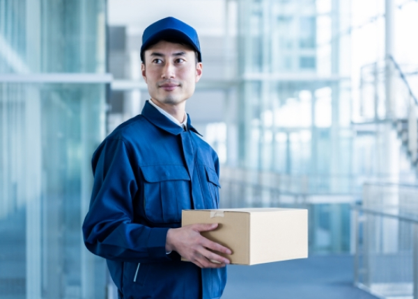 お客様のニーズに合わせて大きめの商品から書類までの 集配業務を代行いたします。